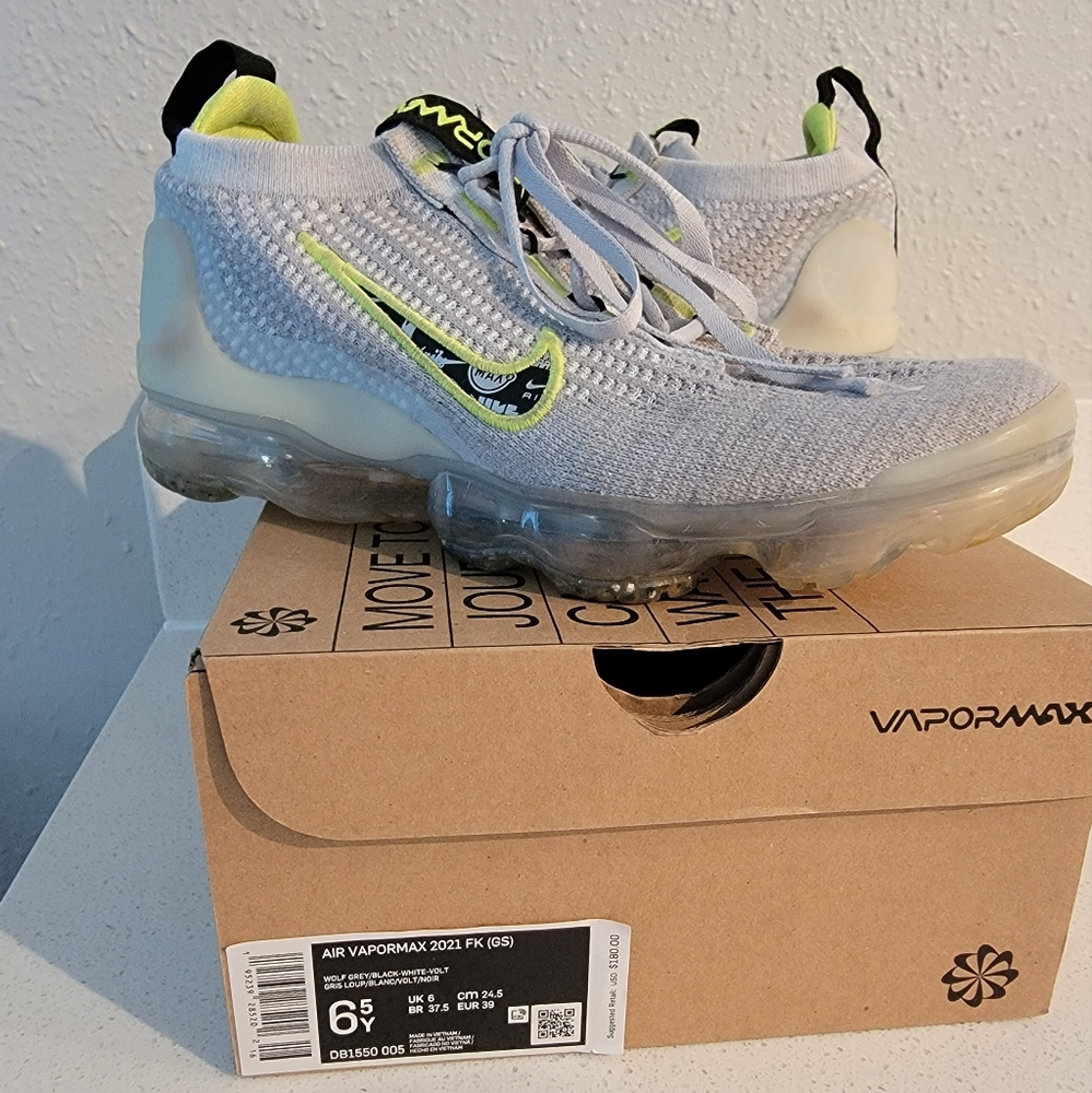 Boys nike vapormax